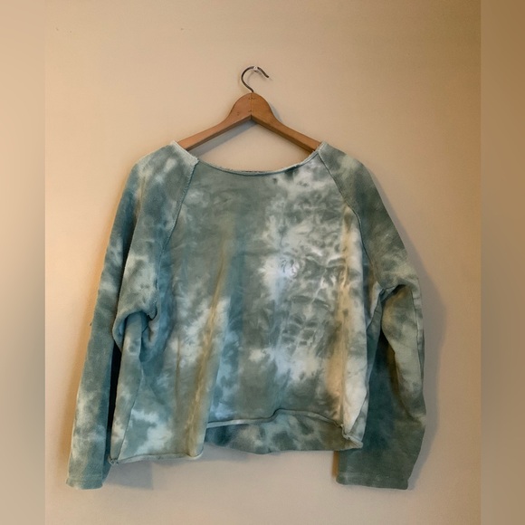 Umgee Sweaters - Umgee tie dye Sweatshirt Size medium cropped oversized